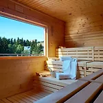 Western Ahorn - Adults Only 4*