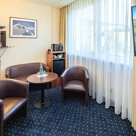 Western Ahorn – Adults Only 4*
