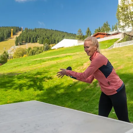 Western Ahorn - Adults Only אוברוויזנטל