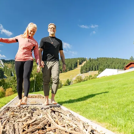 Western Ahorn - Adults Only