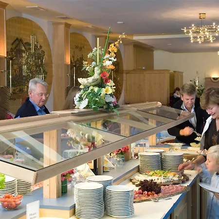 Western Ahorn - Adults Only 4*