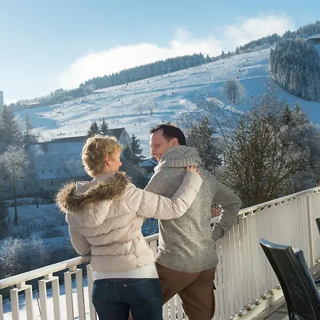 Western Ahorn – Adults Only 4*