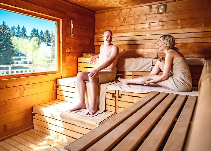 Western Ahorn - Adults Only