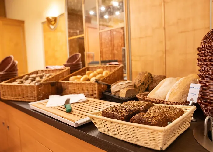 Western Ahorn - Adults Only 4*