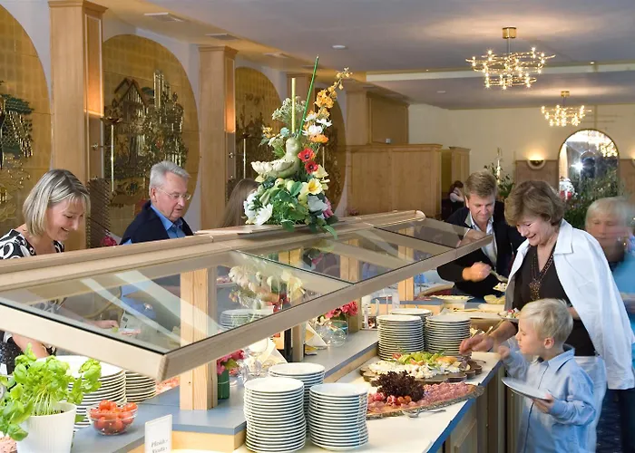 Western Ahorn - Adults Only 4*